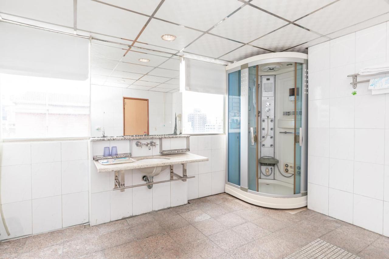 Yi Pin Business Hotel Taoyuan Eksteriør bilde